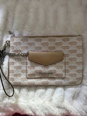 NWOT Tan & Beige Leather Michael Kors Wristlet Clutch 9.5" x 6.5"